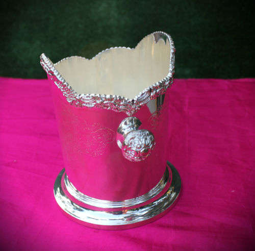 Beautiful Silver Plated Ice Bucket a Sheffield reproduction by MESI Industria Argentina165x140 -825g