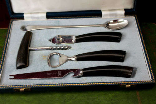 Vintage Samuel Peace Sheffield England Bar set with guaranteed Buffalo Horn Handles in original box