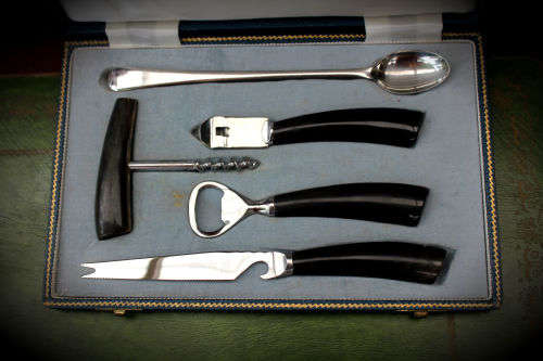Vintage Samuel Peace Sheffield England Bar set with guaranteed Buffalo Horn Handles in original box