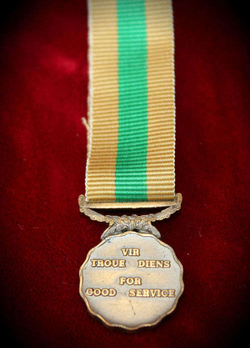 vintage SADF Mini Good Service Medal - Vir Troue Diens Medalje