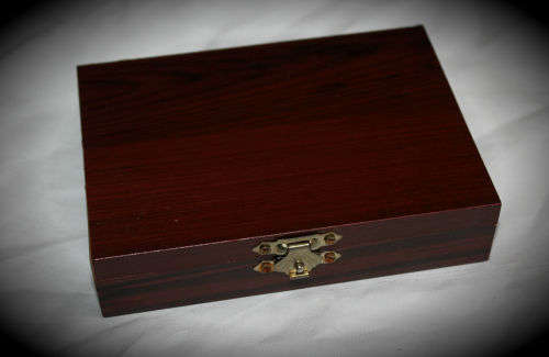 New Holland AGRICULTURE Stainless steel Pocket Knife in Wooden Box -160mm