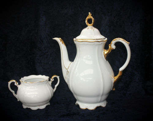 Vintage Bavaria Teapot and Sugar bowl (Pot Lid Chipped and no lid for sugar bowl see photos