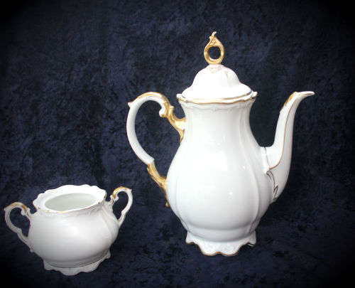 Vintage Bavaria Teapot and Sugar bowl (Pot Lid Chipped and no lid for sugar bowl see photos