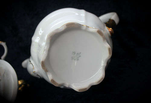 Vintage Bavaria Teapot and Sugar bowl (Pot Lid Chipped and no lid for sugar bowl see photos