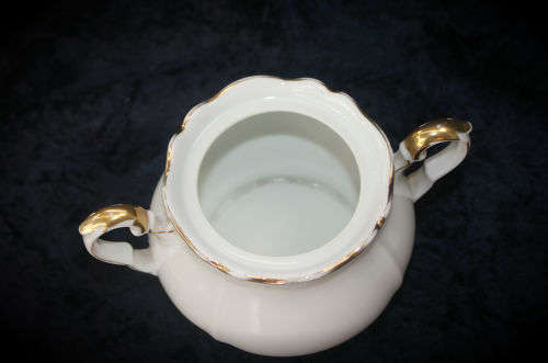 Vintage Bavaria Teapot and Sugar bowl (Pot Lid Chipped and no lid for sugar bowl see photos