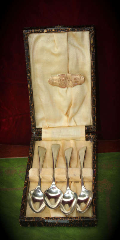 Antique John Sherwood & Sons Silver Plated Finest Finish Spoon set in Origanal Box 25x142x87mm