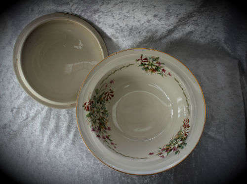 Vintage Royal Doulton Tureen BUSHFLOWERS D.6387 Regd. in Australia 120x260mm