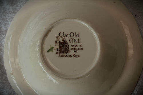 Vintage Bowl THE OLD MILL by Jhonson Bros made In England   35x168mm