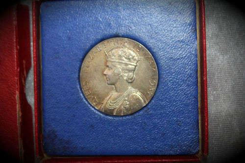 Commemorative issue- King Edward 8 coronation 12th May 1937 SILVER MEDAL in origanal Box