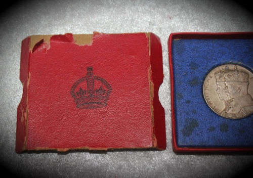 1935 George V Official Silver Jubilee Medal 16g -31mm  in origanal box
