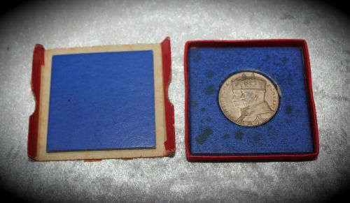 1935 George V Official Silver Jubilee Medal 16g -31mm  in origanal box