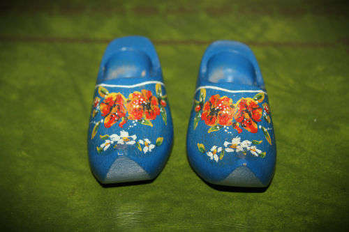 Small Dutch wooden Clogs -ornaments-35x85mm