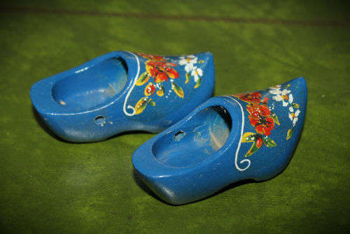Small Dutch wooden Clogs -ornaments-35x85mm