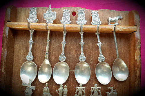 12 Vintage EPNS spoons on wooden wall Rack 300x200x62mm