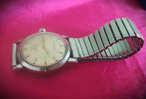 Mens Vintage TRADITION REUSSER mechanical watch-21 Jewels Swiss -Lens 29mm -only runs for a few min