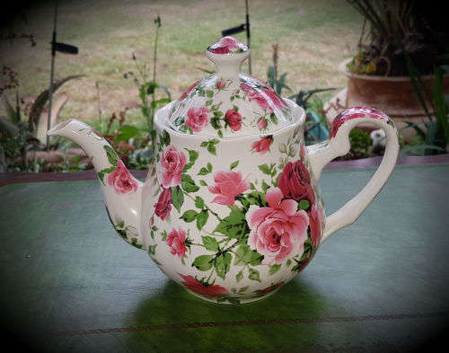 Victorian ROSE By William James Fine Stoneware Teapot 190x245x140mm