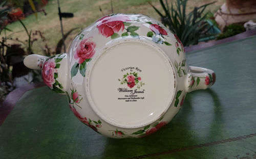 Victorian ROSE By William James Fine Stoneware Teapot 190x245x140mm
