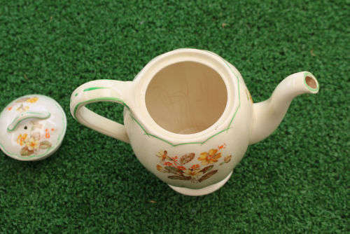 Antique Grindley CREAMPETAL Teapot England - small chip on Base 175x200mmm