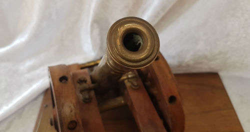 Antique Independence Canon C1776 Desktop Pen stand -160x310x225mm Brass and Wood