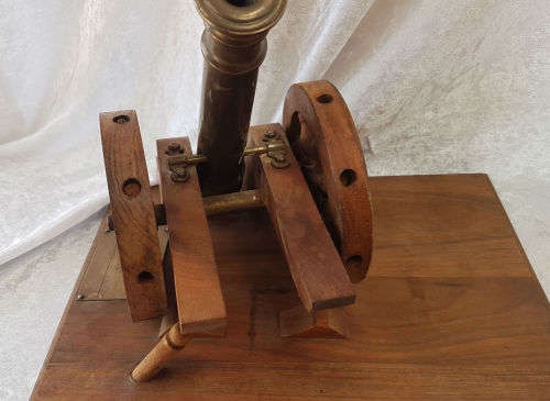 Antique Independence Canon C1776 Desktop Pen stand -160x310x225mm Brass and Wood