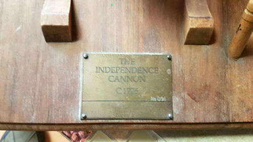 Antique Independence Canon C1776 Desktop Pen stand -160x310x225mm Brass and Wood