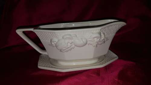 Harvest Weave GRAVY BOAT By HIMARK Japan-Ivory- vegetable pattern 100x234x127mm