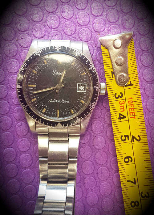 1960's Nivada Antarctic Diver Mens Automatic watch 57037 -RUNS AND STOPS need service or repairs