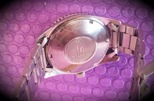 1960's Nivada Antarctic Diver Mens Automatic watch 57037 -RUNS AND STOPS need service or repairs