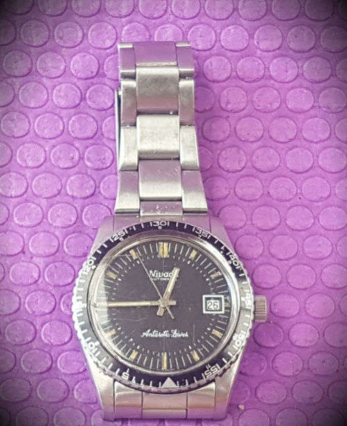 1960's Nivada Antarctic Diver Mens Automatic watch 57037 -RUNS AND STOPS need service or repairs