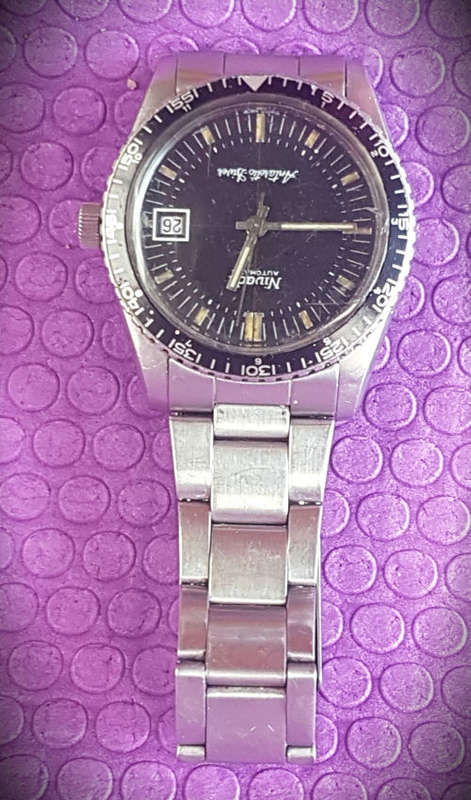 1960's Nivada Antarctic Diver Mens Automatic watch 57037 -RUNS AND STOPS need service or repairs