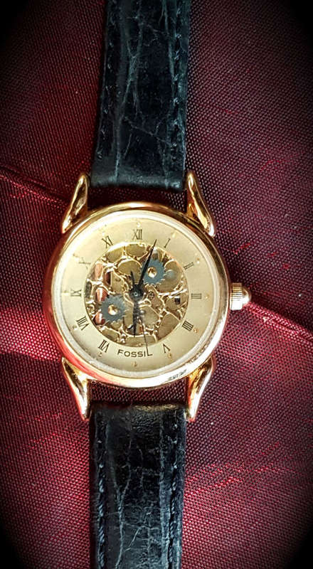 Fossil  Vintage Skeleton Genuine Black Leather Band Watch SK-03. Needs BATTERY-unused
