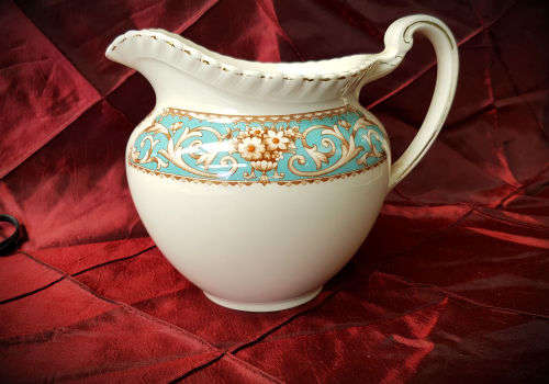 Vintage Johnson Bros Creamer made in England 127x160x125mm