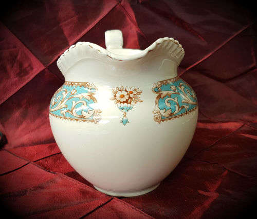 Vintage Johnson Bros Creamer made in England 127x160x125mm