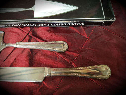 Beaded Design Cake Knife and Pastry Server - Unused still in box