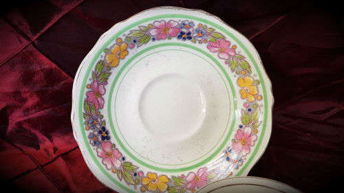 Vintage Royal Winton Grimwades Duo -saucer 144mm cup= 67x88mm