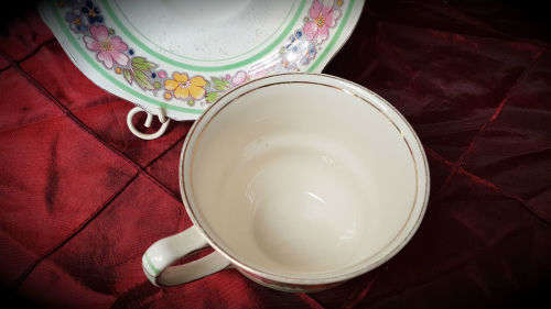 Vintage Royal Winton Grimwades Duo -saucer 144mm cup= 67x88mm