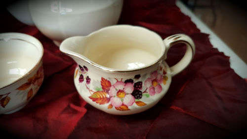 Vintage Alfred Meakin Teaset , pot, sugar bowl,creamer and 6 Duo's