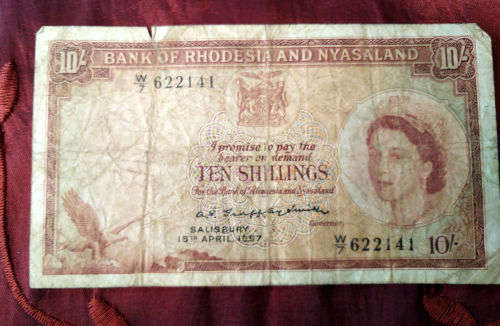 Circulated 15th April 1957 Bank of Rhodesia & Nyasaland 10 Shiling Note- Rhodes watermark
