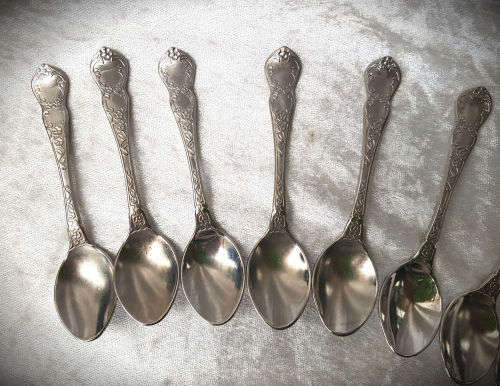 9 EPNS Sina or Gina teaspoons 116mm