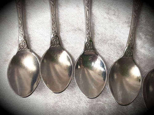 9 EPNS Sina or Gina teaspoons 116mm