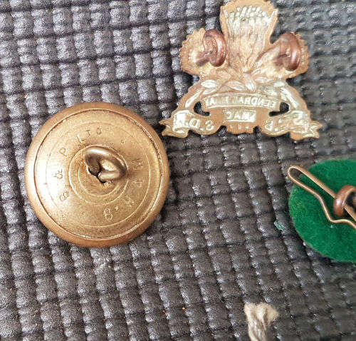 lot of old South African Military Badges and Buttons as in photos