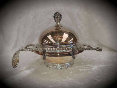 Antique New Bedford Mass Pairpoint MFCCO Quadruple Plate Butterdish with spoon.