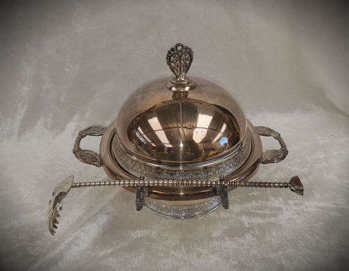 Antique New Bedford Mass Pairpoint MFCCO Quadruple Plate Butterdish with spoon.