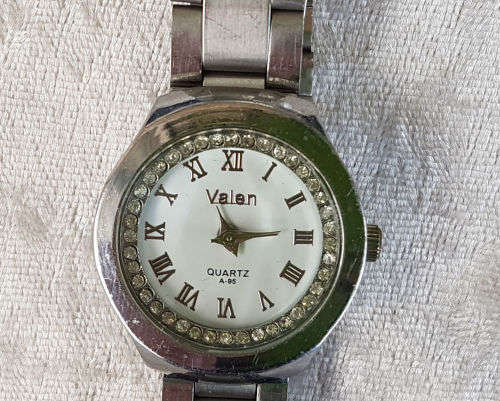 Ladies VALEN Quartz A-95 Watch  Stainless Seel Back and Strap - 30mm face - working