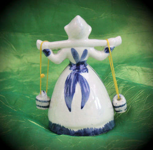 Vintage Elweco Delfware HU242 Figurine 115mm