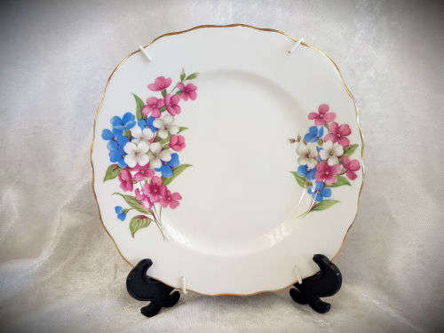 Vintage Crown Regent Bone China plate Made in England 157mm