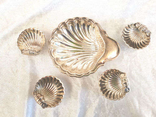 5 pc EPNS (Silver Plated) tray set - Made in England 1 x 140mm 4x 60mm