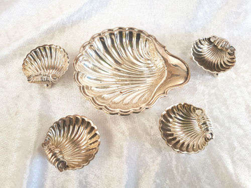5 pc EPNS (Silver Plated) tray set - Made in England 1 x 140mm 4x 60mm