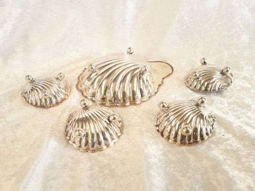 5 pc EPNS (Silver Plated) tray set - Made in England 1 x 140mm 4x 60mm