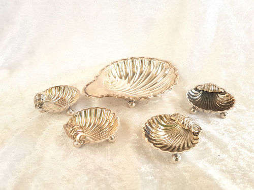 5 pc EPNS (Silver Plated) tray set - Made in England 1 x 140mm 4x 60mm